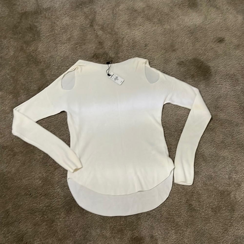 Women’s express xxs off white brand new with tags cold shoulder sweater